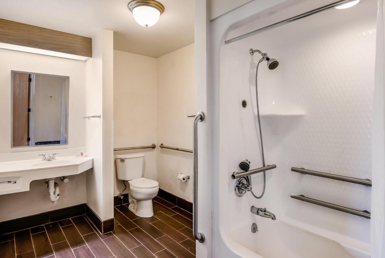 Econo Lodge Inn & Suites Peoria Illinois Exteriör bild
