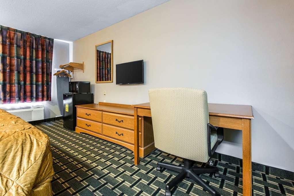 Econo Lodge Inn & Suites Peoria Illinois Rum bild