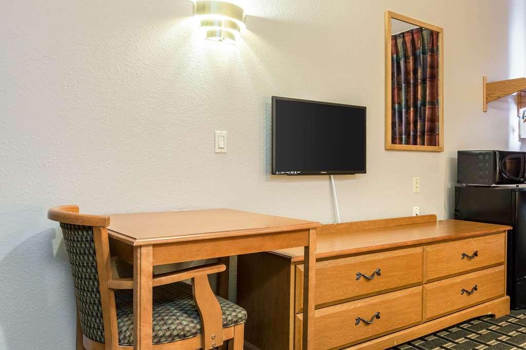 Econo Lodge Inn & Suites Peoria Illinois Rum bild
