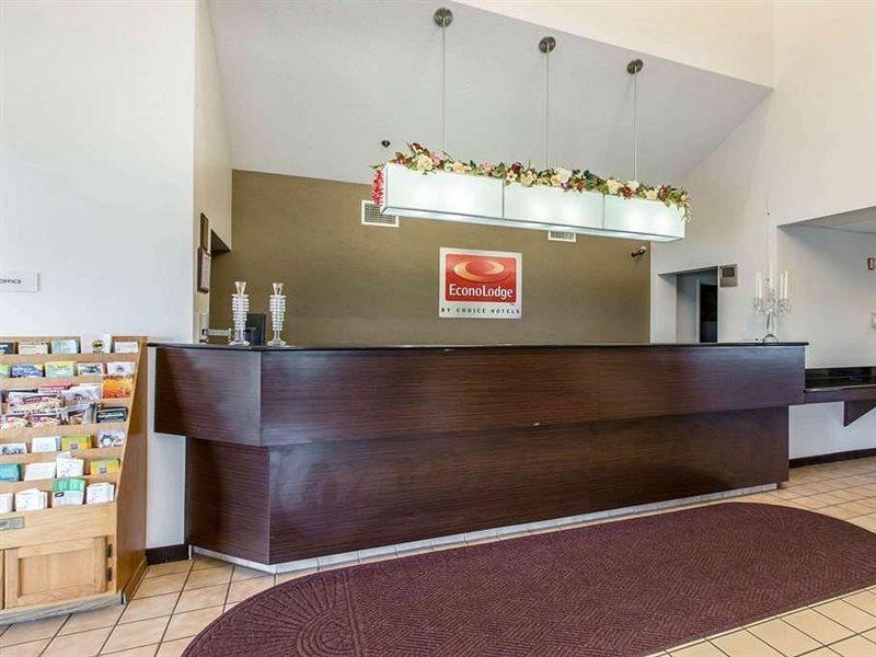 Econo Lodge Inn & Suites Peoria Illinois Exteriör bild