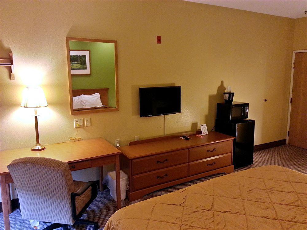 Econo Lodge Inn & Suites Peoria Illinois Exteriör bild
